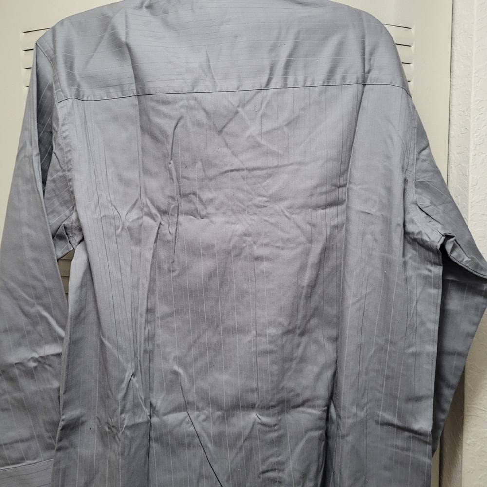 Gray Button-Up Shirt - Picture 3 of 3